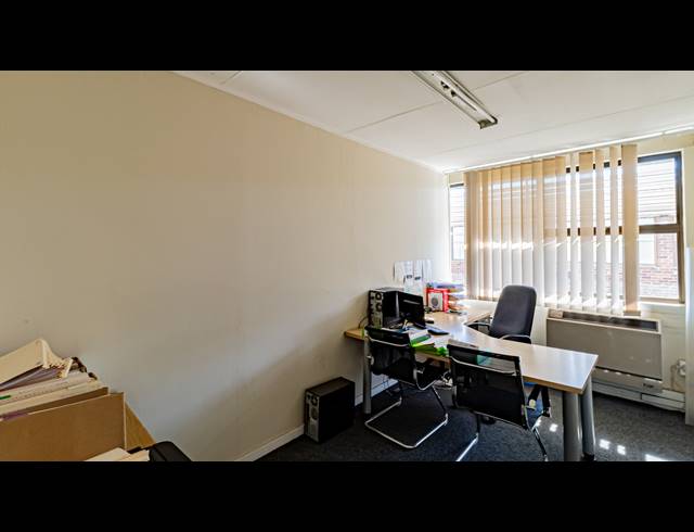 498M² OFFICE TO LET IN FERNDALE